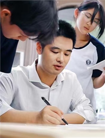 汪利強(qiáng)