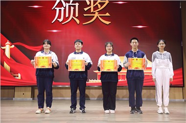 汗水激揚(yáng)青春，書(shū)香傳遍郡園！|郡華學(xué)校微周刊（2022.4.25—5.1）