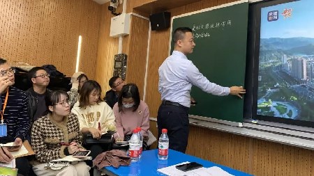 參觀學(xué)習(xí)拓視野 學(xué)思并行促成長(zhǎng)|郡華高級(jí)中學(xué)赴長(zhǎng)郡中學(xué)交流學(xué)習(xí)