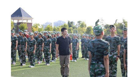 迷彩青春，師恩同行丨軍訓(xùn)系列報(bào)道（三）